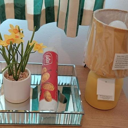 Lizras Bed and Breakfast Farnworth Εξωτερικό φωτογραφία