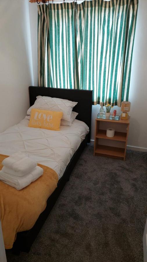 Lizras Bed and Breakfast Farnworth Εξωτερικό φωτογραφία