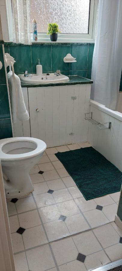 Lizras Bed and Breakfast Farnworth Εξωτερικό φωτογραφία